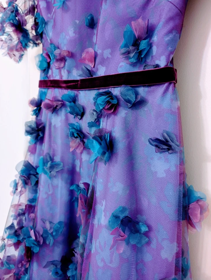 5% de descuento! Vestido Marchesa Notte púrpura y periwinkle con flores 3D, tul, talla 12 Foto 4 de 4