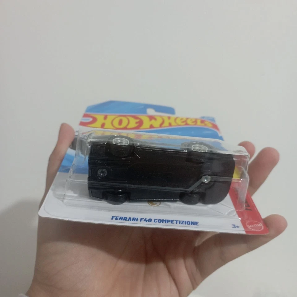 Combo Hot Wheels 2026 Ferrari F40 Super Treasure Hunt STH & Regular Version - Image 2 of 4
