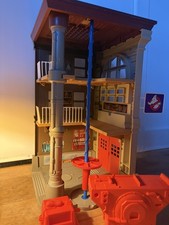 Vintage Kenner Ghostbusters Fire House/Station Tower HQ action figures Playset