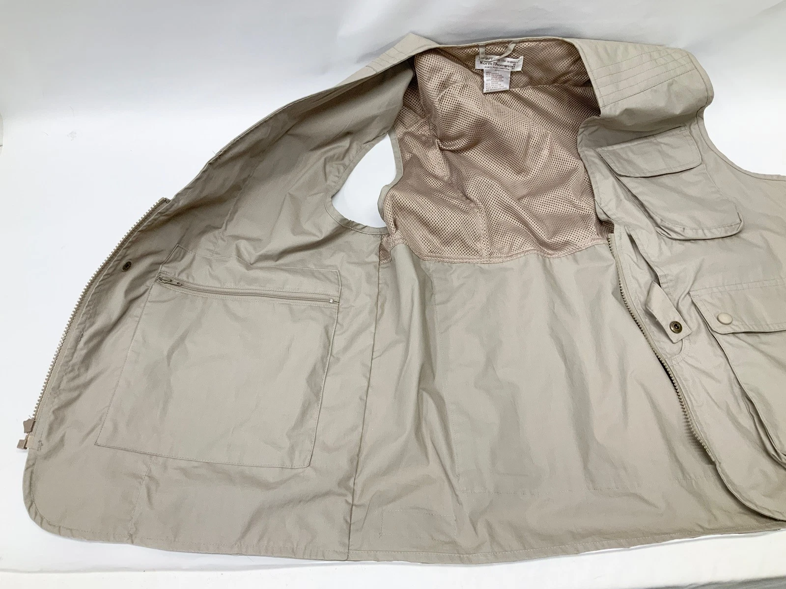 Norm Thompson Mens XL Fishing Vest Beige / Khaki 9 Pockets - product detail image 5