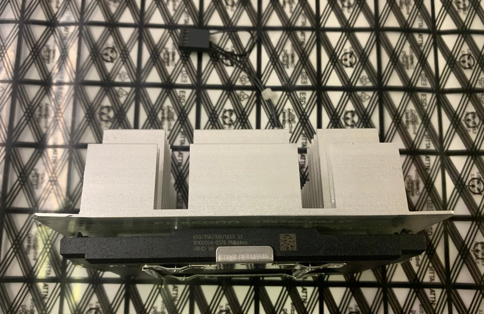 Intel Pentium III SL3KV 650/256/100/1.65V S1 0.65GHz CPU Processor - Image 4 of 4