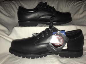 sketchers non slip shoes