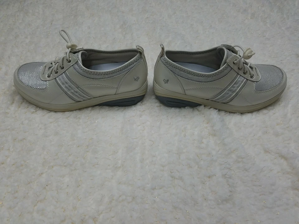 Zapatos para caminar Grasshoppers Get Fit blancos/grises talla 6M usados Foto 3 de 4