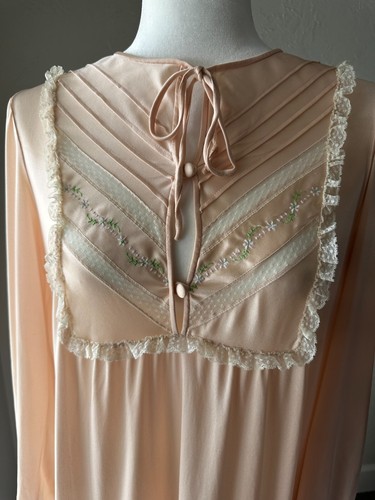 Atemberaubendes Vintage Gossard Artemis Nachthemd pfirsichfarben Nylon & Rüschen Größe Small - Bild 6 von 10