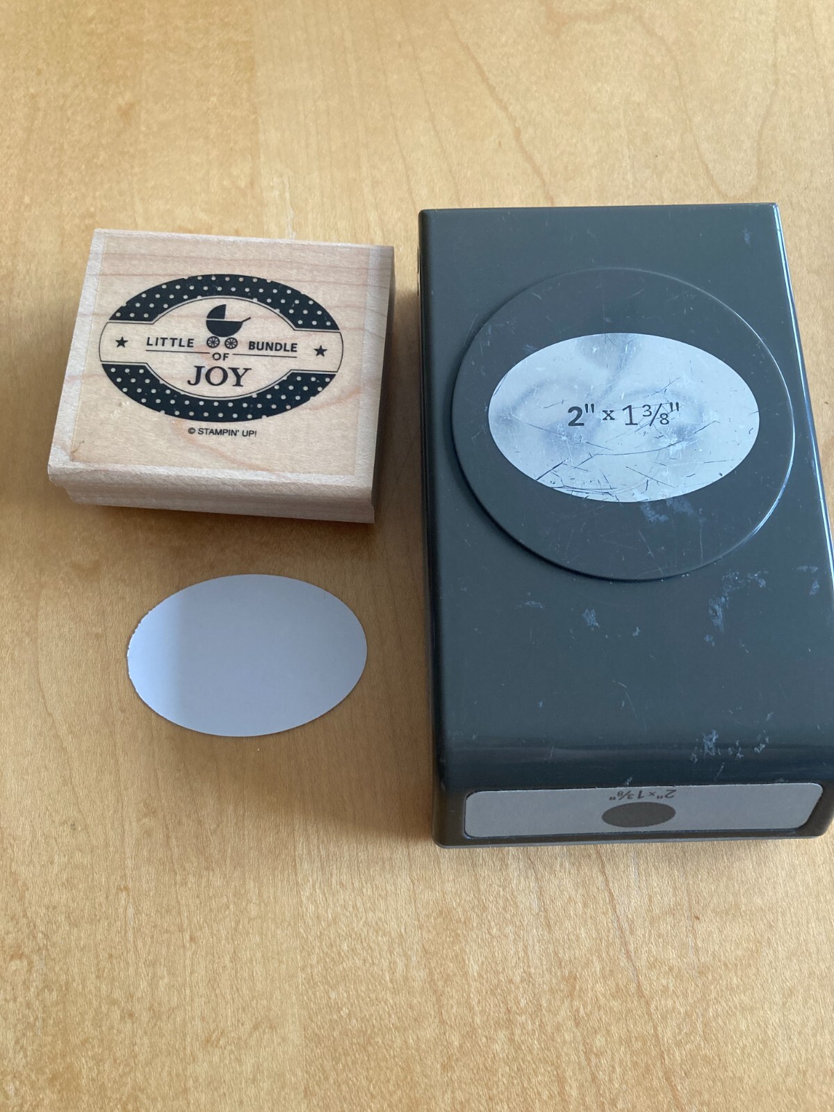 Stampin Up Oval Punch 1 3/8” with matching stamp Tools Paper Punch