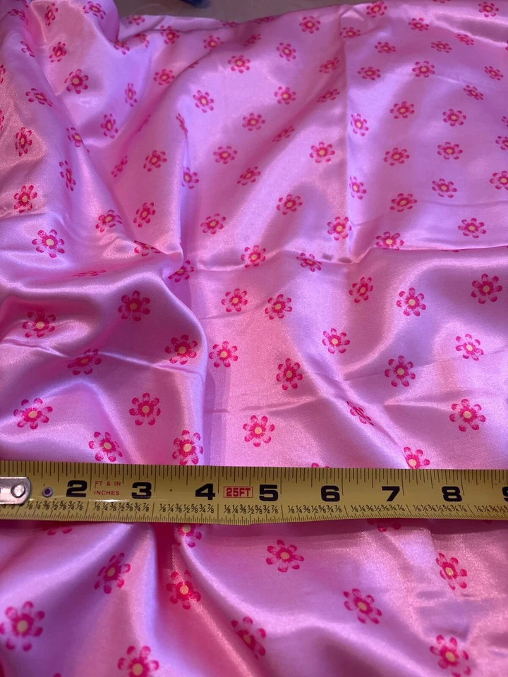 "Tela satinada Charmeuse imitación seda rosa floral 32"" X 60""" Foto 2 de 3