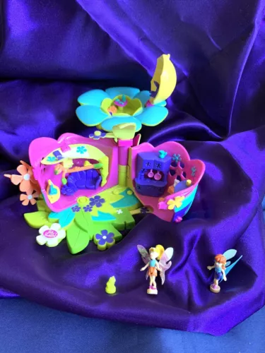 POLLY POCKET “Rare Error” Petal Playhouse 100% Complete and working 2001 MATTEL