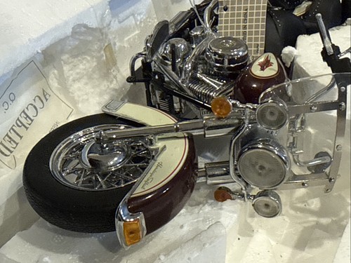 Franklin Mint Harley Davidson Heritage Softail Classic 1:10 Scale - Picture 10 of 11