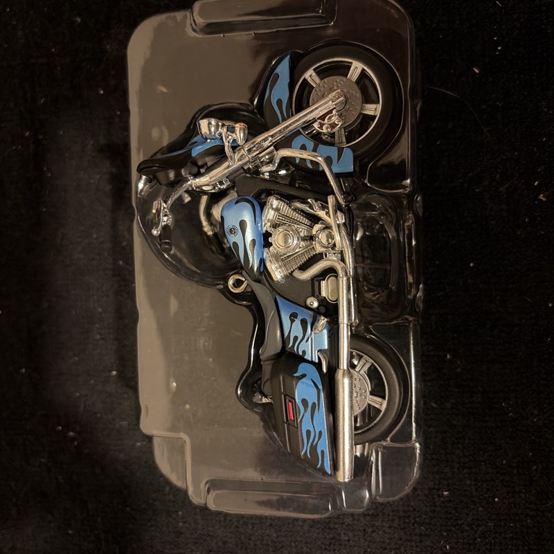 Hallmark Keepsake 2011 Street Glide FLHX Harley Davidson 2012 Series Ornament