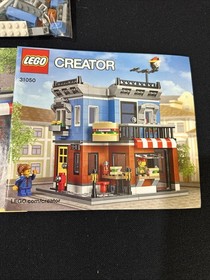 LEGO CREATOR Corner Deli 31050 3 in 1 w/ 3 Manuals 467 pcs complete