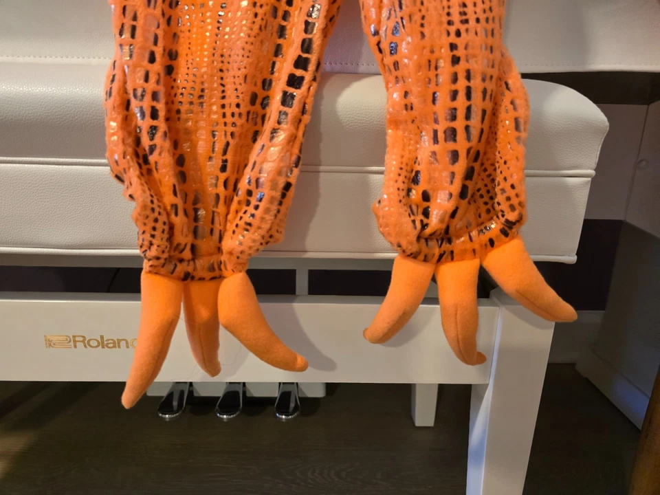 Fantasia de Halloween Pottery Barn Kids pelúcia luxo iluminar pterodáctilo quente 3T - Imagem 4 de 4