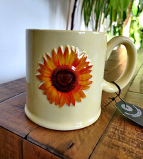The Old Pottery Company Tankard Embossed Sunflower 3D Becher 370ml