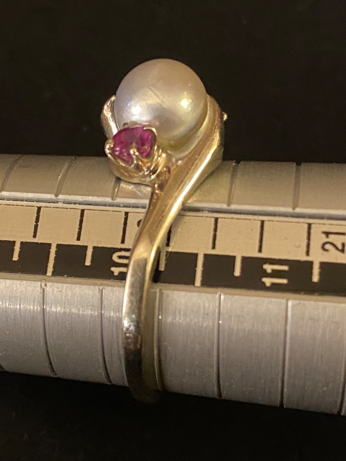 14K Solid White Gold pearl and ruby ring, size 10 - image 7