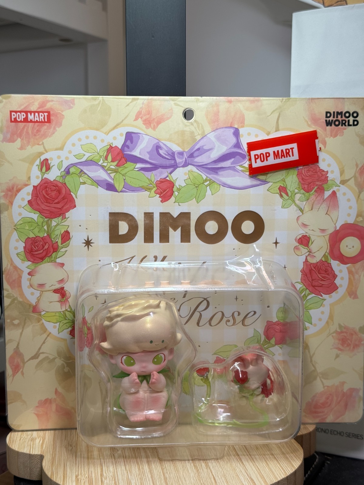 DIMOO Whisper of the Rose POP MART figurine de collection sous blister cadeau idéal