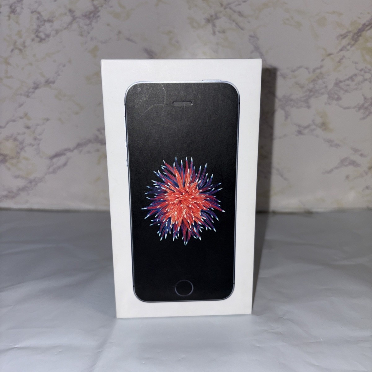 Apple iPhone SE (A1662) Space Gray 32GB Original Retail Box Only 