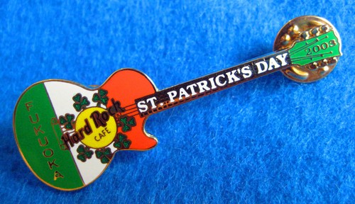 GUITARRA FUKUOKA DÍA DE SAN PATRICIO 2003 BANDERA IRLANDESA TRICOLOR Hard Rock Café PIN LE