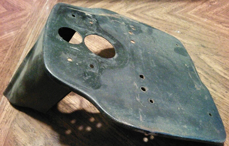 Norton Atlas 后车牌车牌和尾灯架 1966 - 68 蜂巢 — 第 3/4 张图片