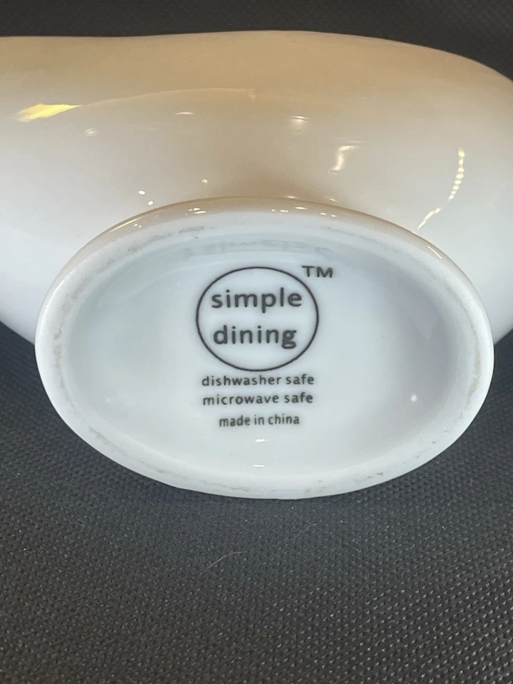 Simple Dining Ceramic Gravy Sauce Boat White 10 Ounce Capacity - Image 4 of 4