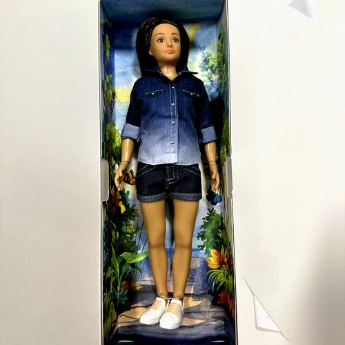 Lammily Exclusive First Edition Curvy Female Doll Realistic Proportions 2014 NIB