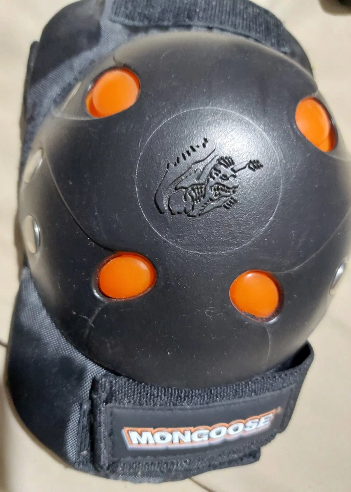 Rare 6 Piece Youth Mongoose 779B Gel Knee Elbow Wrist Pad Set BMX Skateboard - Image 4 of 4