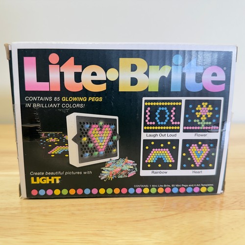 HASBRO Lite-Brite Mini - Light Up Drawing Board 2021 Ages 4+ - Brand New Sealed - Picture 4 of 9