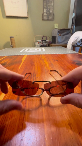 Clip-On Miracles Polarized Sunglasses for Fast Fashion 46mm Wide Oval Brn NEW!! - 第 1 支影片,共 1 支