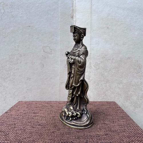 Antica vecchia statuina e statue cinese in rame la dea del mare dio Mazu - Foto 6 di 8