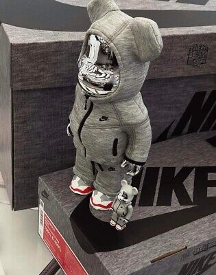 Medicom 400% + 100% Bearbrick ~ NIKE Be@rbrick TECH FLEECE N98 | eBay