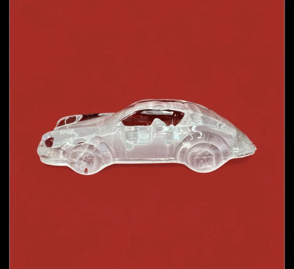 Peso de papel vintage Hofbauer Alemanha vidro transparente e acetinado Porsche Carrera carro - Imagem 3 de 4