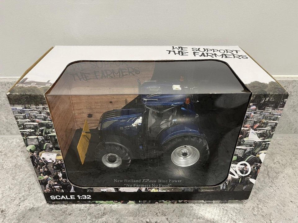 Universal Hobbies UH6352 - New Holland T7.225 - No Farmers, No Food - 1:32 - New - Image 2 of 4