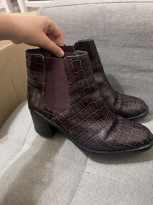 Clarks Comfort Plus braune Lederoptik Kroko Stiefeletten Absatz Größe 7