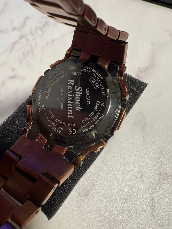 Relógio digital CASIO G-SHOCK GMW-B5000RD-4JF vermelho metálico com caixa usado - Imagem 2 de 4