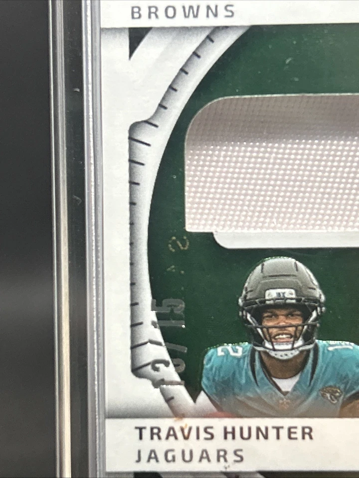 Puntadas FOTL certificadas 2025 en el tiempo Deion, Shedeur Sanders y Travis Hunter/15 Foto 2 de 3