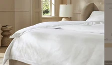 SAATVA 100%  Cotton White King / California King Duvet Cover - Excellent