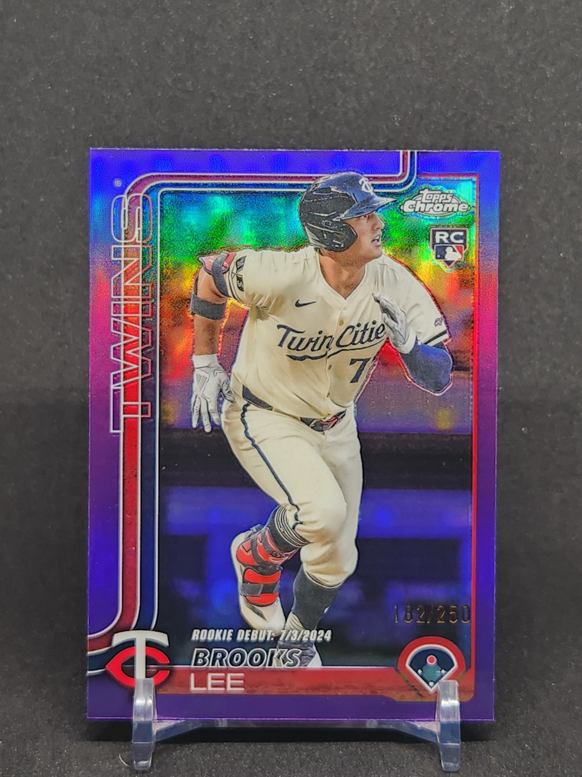 2025 Topps Chrome Update - #USC6 Brooks Lee RC - Purple Refractor /250 Rookie