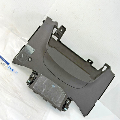 New 2013 - 2018 Hyundai Sante Fe Sport Cntr Instrument Panel Trim 847704Z000 OEM