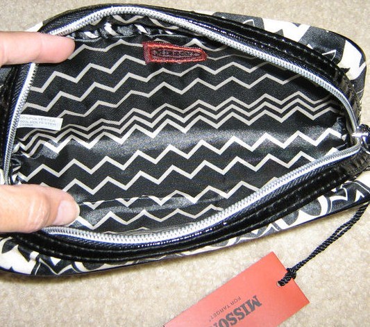 MISSONI x Target 'Famiglia Black & White Zig Zag' Kit / Case