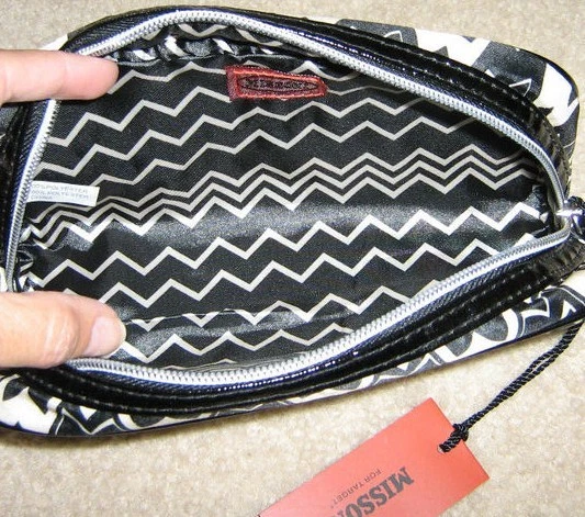 MISSONI x Target 'Famiglia Black & White Zig Zag' Kit / Case / Make-up Bag *NWT* - Image 2 of 4