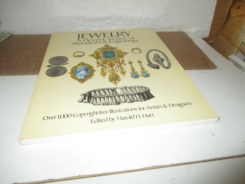 Jewelry: A Pictorial Archive of Woodcuts & Engravings by Harold H. Hart (1981, P - Foto 3 di 9
