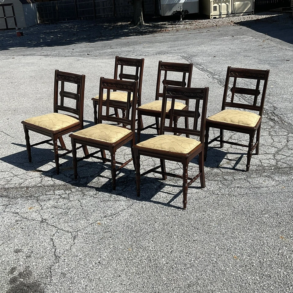 Juego de Sillas Antiguas Seis Estéticas Nogal Eastlake Victoriano 1880 Talladas Foto 2 de 4