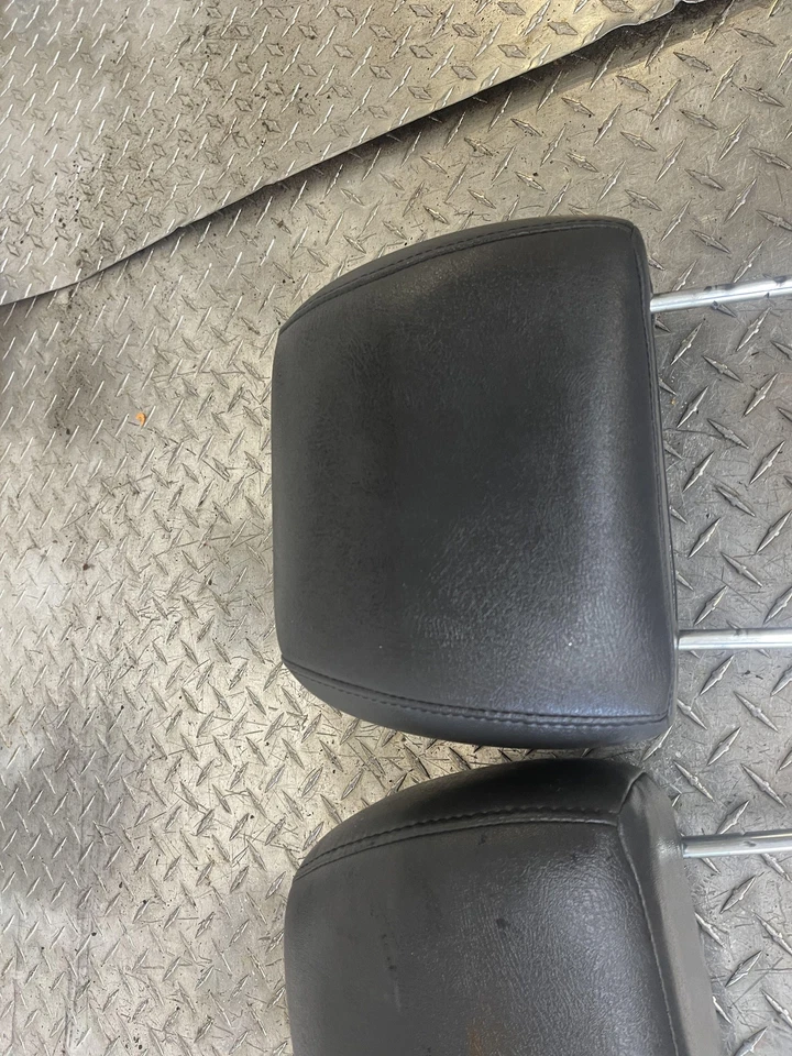 Chevrolet Silverado 2003-2007 reposacabezas delantero vinilo grafito oscuro diestro fabricante original Foto 2 de 4