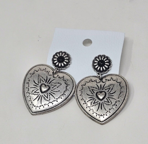 Free People Metal Heart Earring NWT $38 - Picture 9 of 14