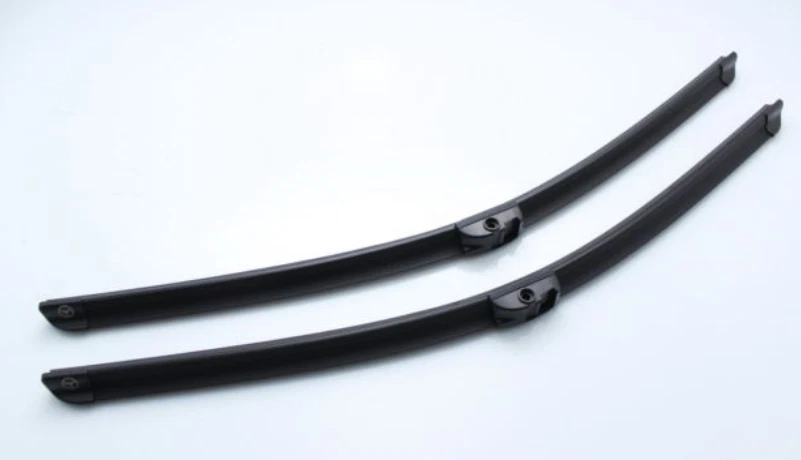 NEW MERCEDES-BENZ C-CLASS W204 FRONT WIPER BLADE SET A2048202200 
