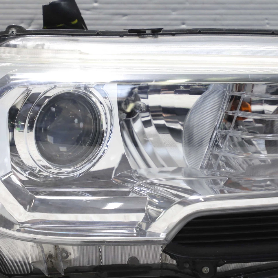 Conjunto de faros laterales derecho halógenos cromados completos Toyota Tacoma 2016-2023 OEM Foto 4 de 4