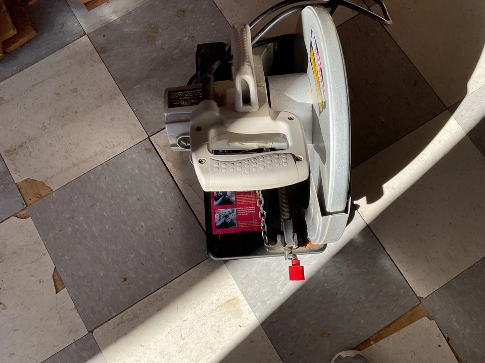 Sierra de corte abrasiva de 14 pulgadas. Nunca usado. En buen estado  Foto 3 de 4