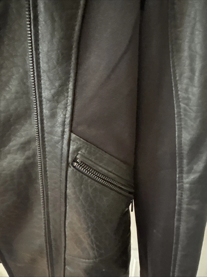 Chaqueta de motociclista Andrew Marc Marc New York de cuero vegano texturizado talla XS con etiquetas Foto 2 de 4