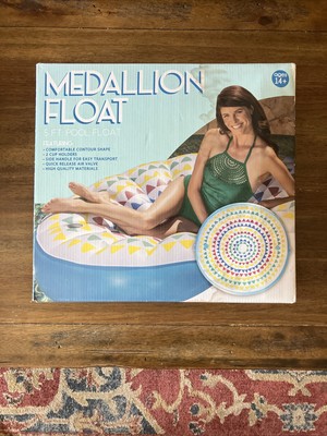 Vintage Medallion 5 Foot POOL Float NIB With Cupholders