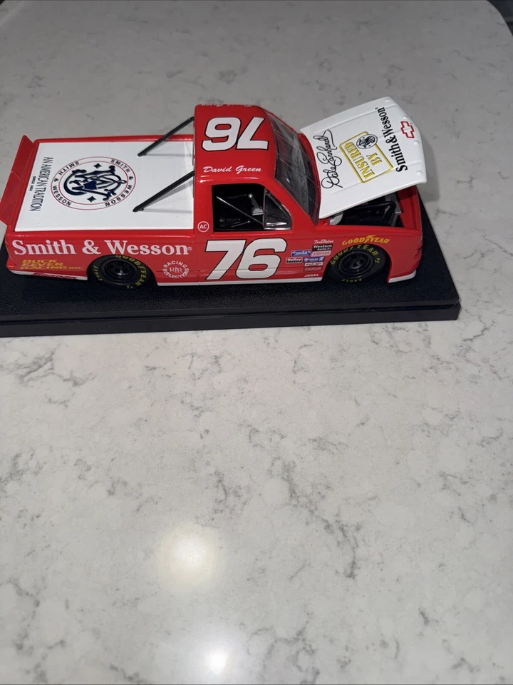 1/24 Revell 1996 nascar Race Truck #76 David Green No Box Display Case - Image 3 of 4