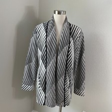 NEW Chicos Travelers Collection Womens Large Textured Jacquard Open Jacket