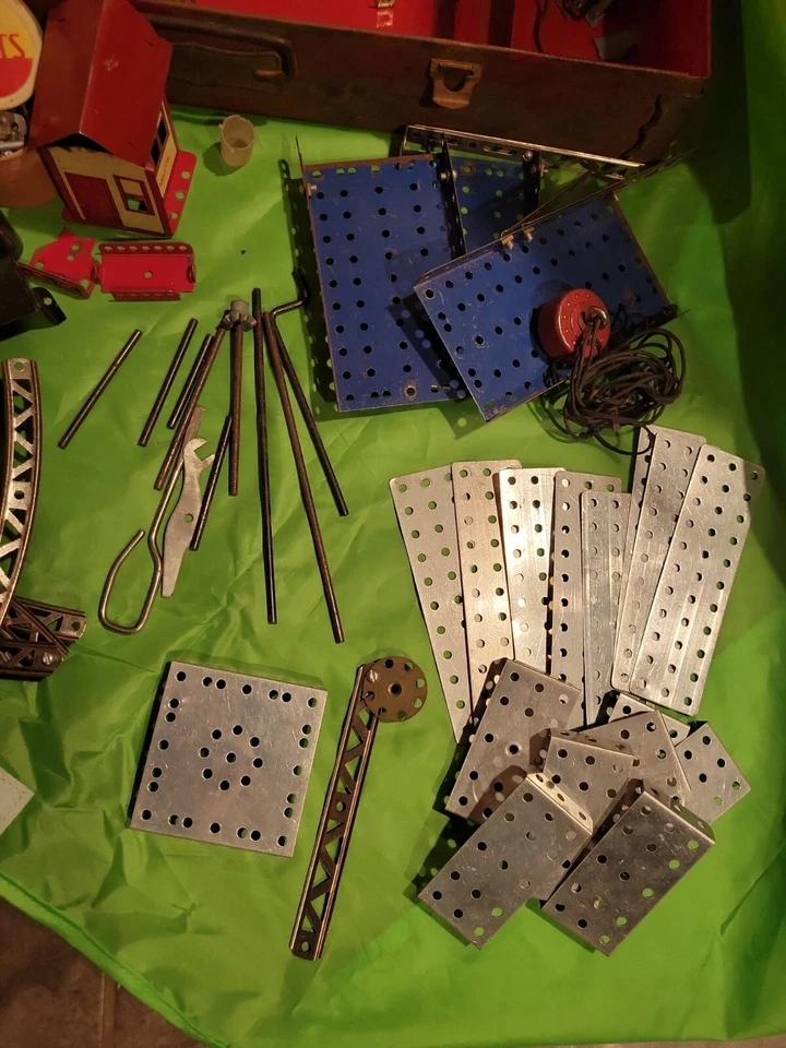 Vintage 1938 A.C. Gilbert # 8 1/2  all electric Erector Set Ferris Wheel  - Image 3 of 4